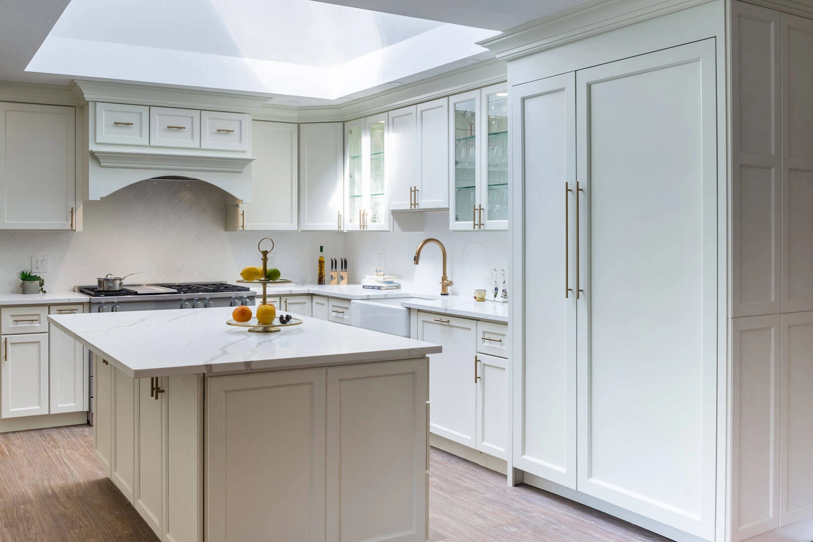 Beautiful kitchen with Valley Cabinet Supply cabinets